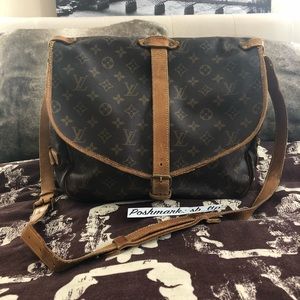 Louis Vuitton Saumur 35 Messenger Bag